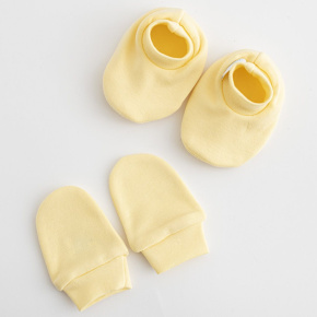 Kojenecký bavlněný set-capáčky a rukavičky New Baby Casually dressed žlutá 0-6m Žlutá 0-6 m