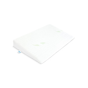 Kojenecký polštář - klín Sensillo bílý Luxe s aloe vera 60x38 cm Bílá 
